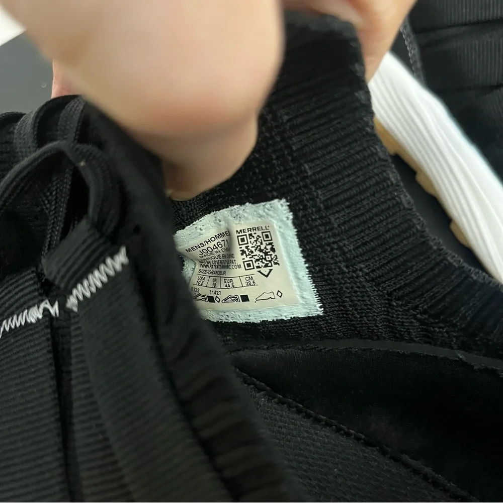 Men’s Merrell 10.5 Vibram Black and White Slip-On Sneakers - Picture 5 of 5